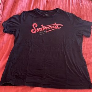 Suavecita lipstick shirt